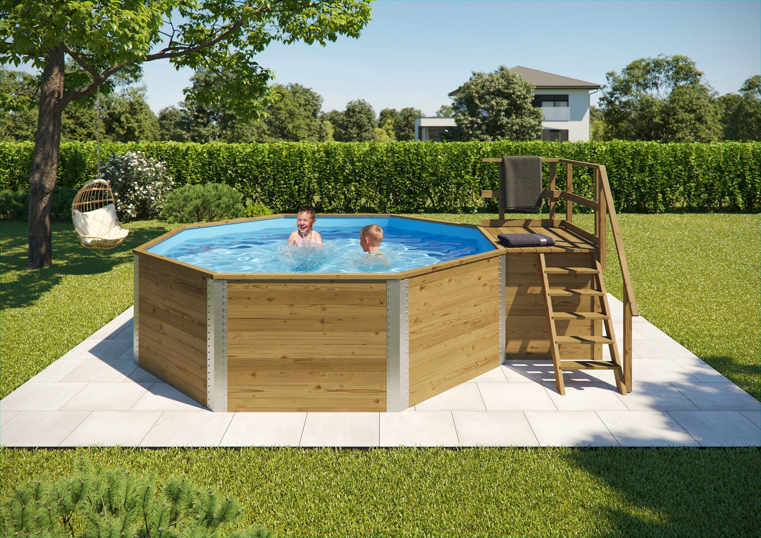 Massivholz Pool mit Treppe im Garten
