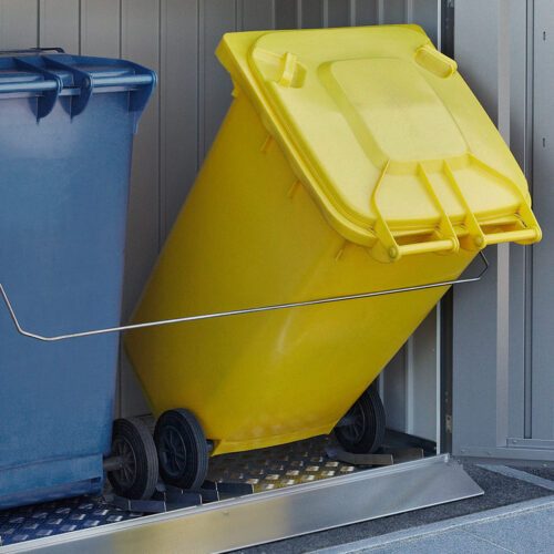 Herausgekippte blaue Abfallbox mit Auffangbügel in silberne Containerbox