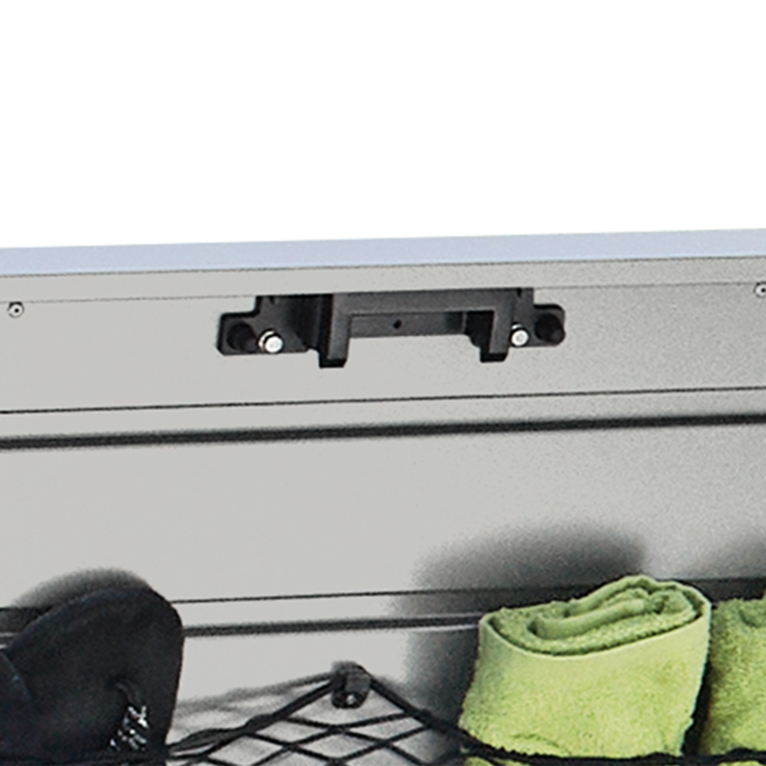 Absperröse in schwarz einer silbernen Gartenbox